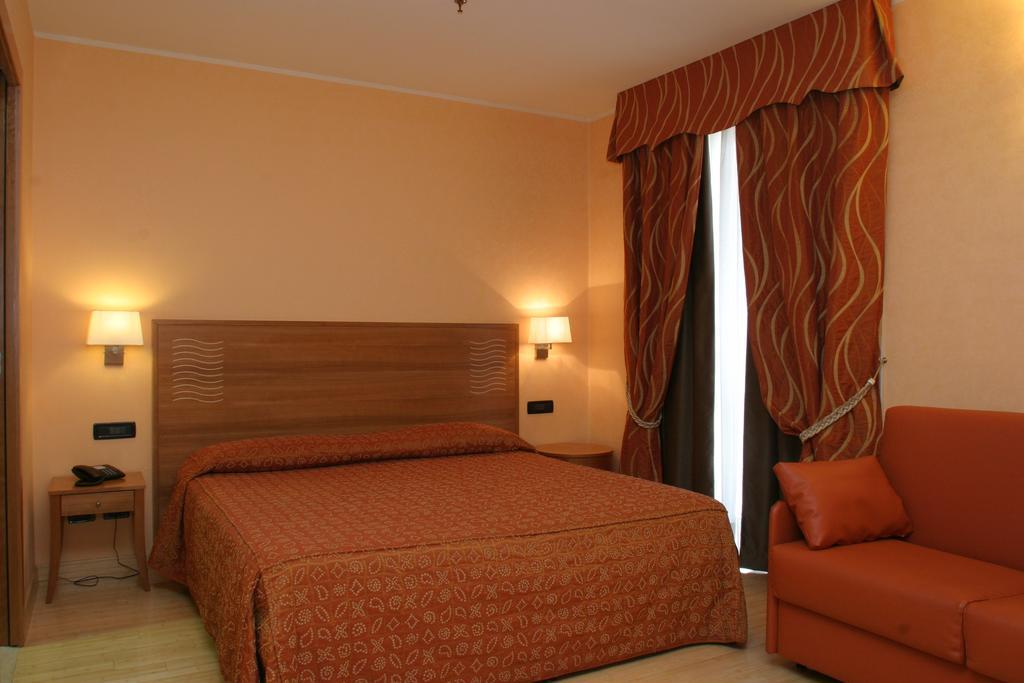 Hotel Continental Torino Cameră foto